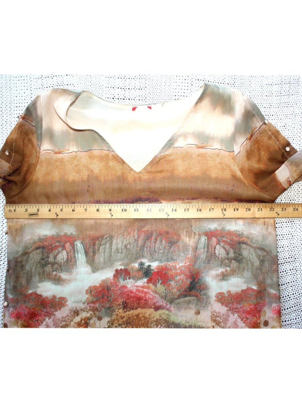 V Cristina Tunic Blouse Watercolor Landscape Print Size XL Sequins Pearl Buttons - Picture 3 of 8